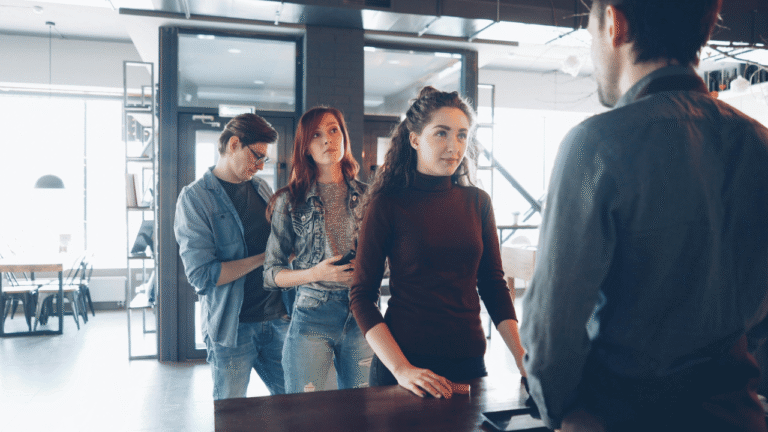 Customers and vendors with HandiFox